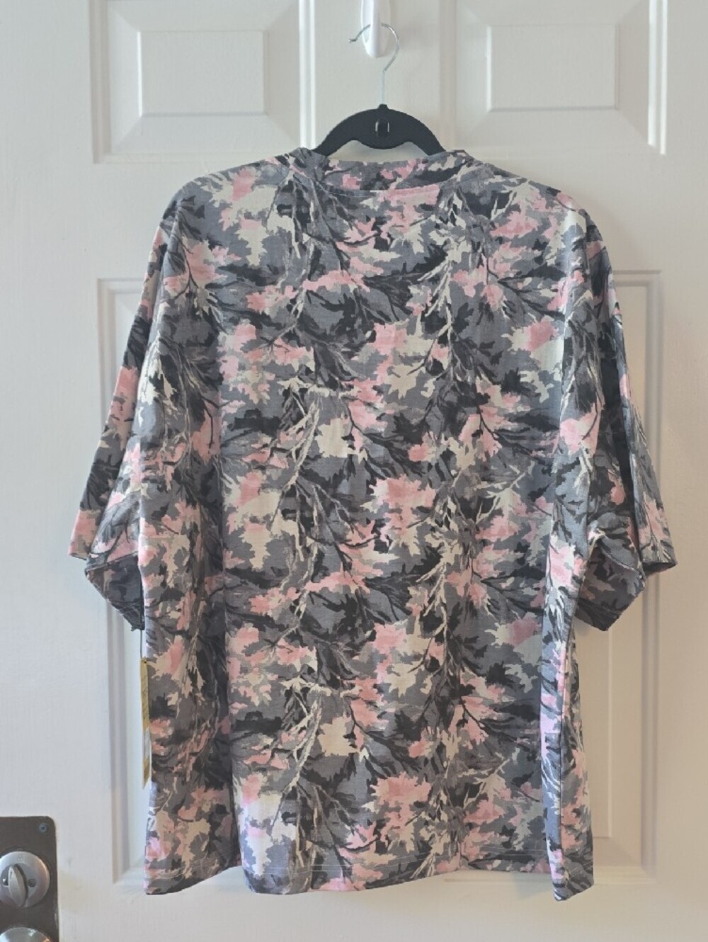 NWT Members Only Pink, Gray & White 'Orbit Stellar' Graphic Tee - Picture 2 of 4
